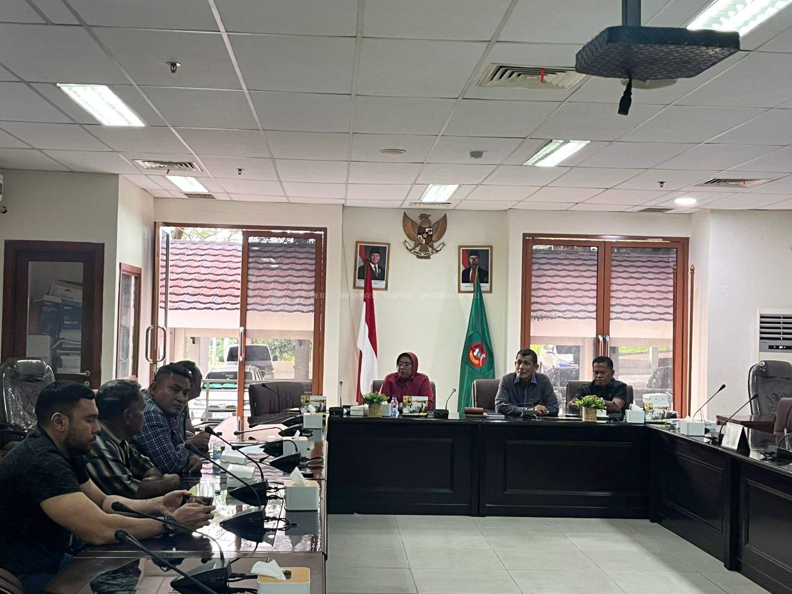 Irawadi Dukung Penataan Gunung Botak untuk Maksimalkan Manfaatnya